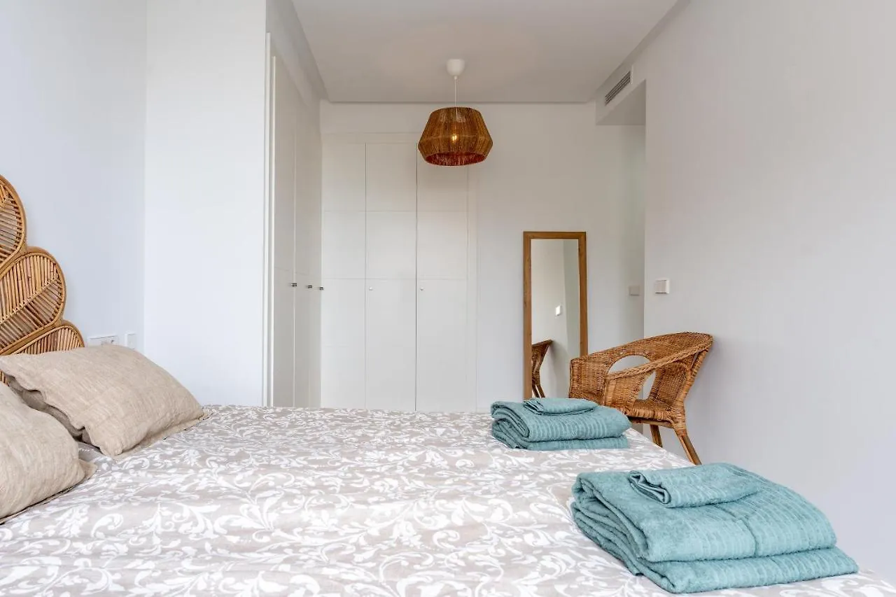 Holiday Apartment Middle Views 丰希罗拉